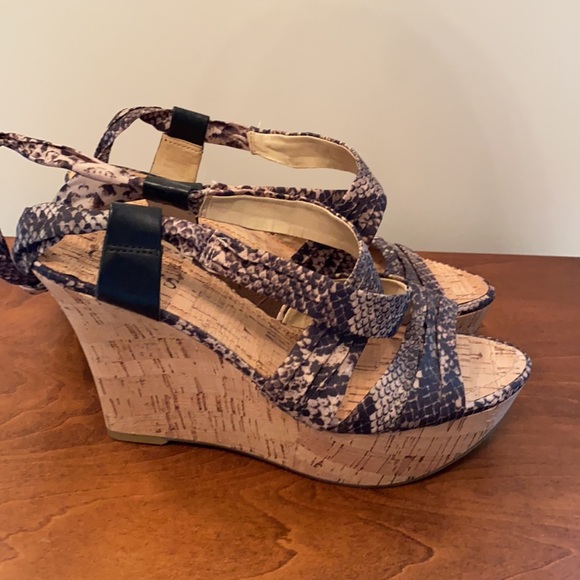 Guess wedge shoes - Picture 2 of 5